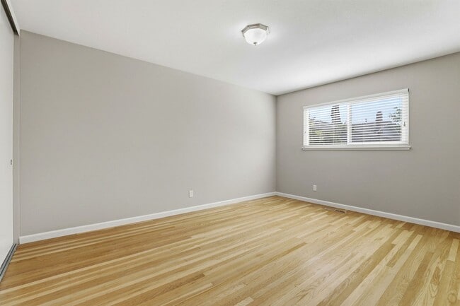 Building Photo - Wow! What a Great Home! Available Now!