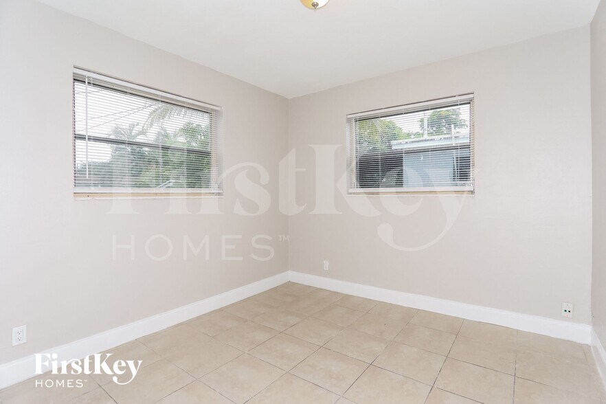 Building Photo - 6331 Southgate Blvd