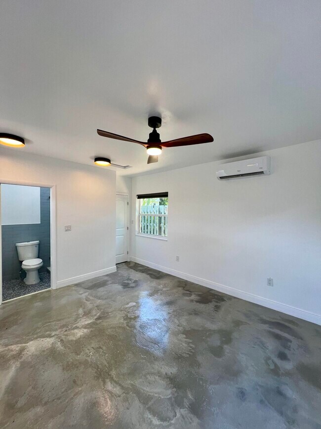 Building Photo - 3211 Floral Ave
