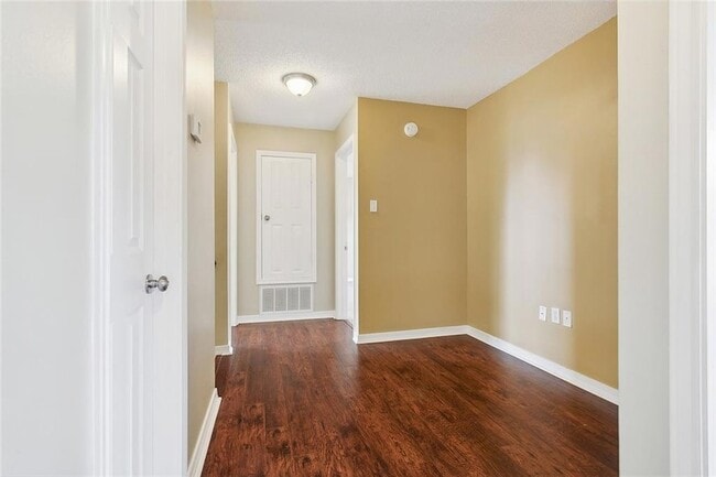 Building Photo - 1017 Palmetto Ct