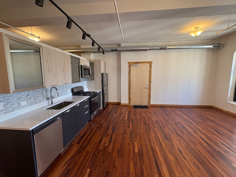 Building Photo - 4601 S Ellis Ave