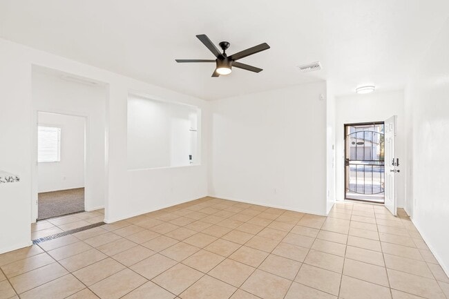 Building Photo - 7060 S Red Maids Dr