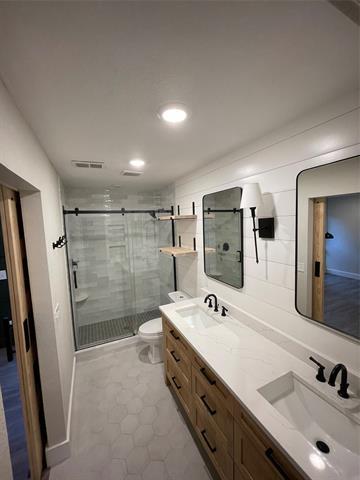 Building Photo - 3002 Canyon Brook Dr