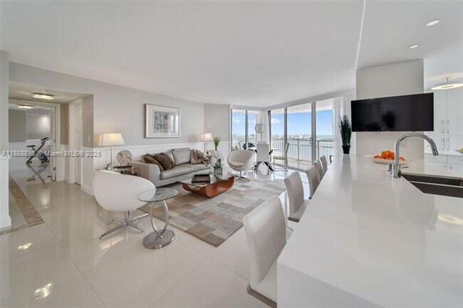 Building Photo - 4000 Towerside Terrace