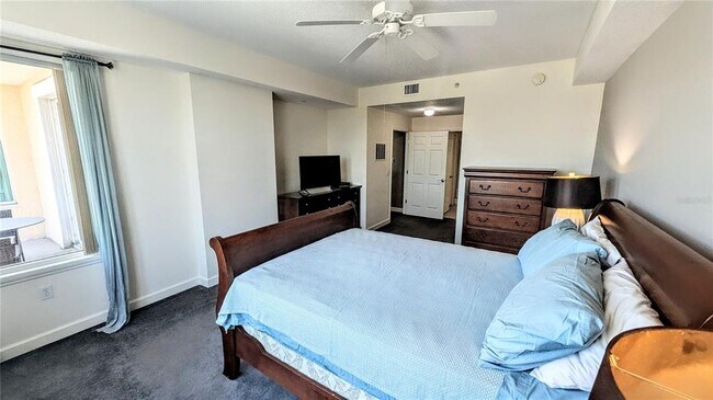 Building Photo - 750 N Tamiami Trl