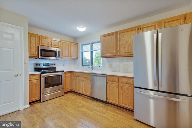 Building Photo - 109 Foxfire Dr