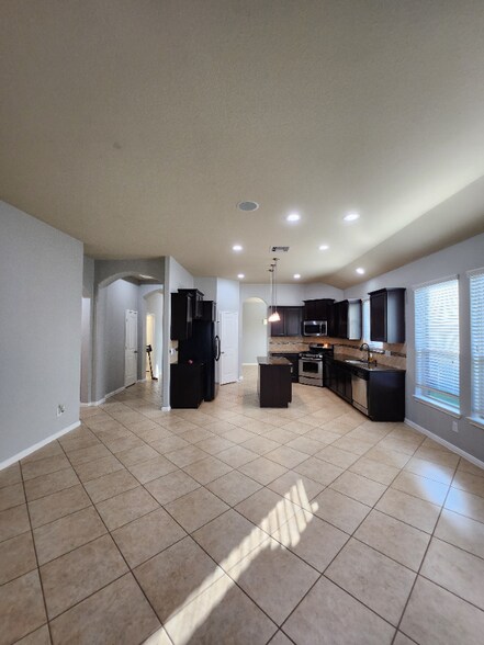 Building Photo - 8622 Austin Thomas Dr