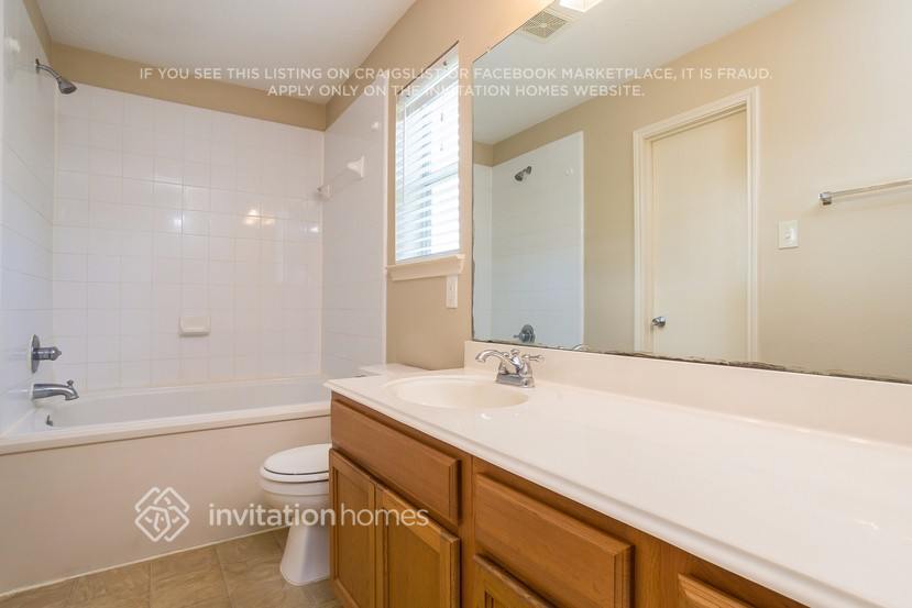 Building Photo - 3622 Fuller Bluff Dr