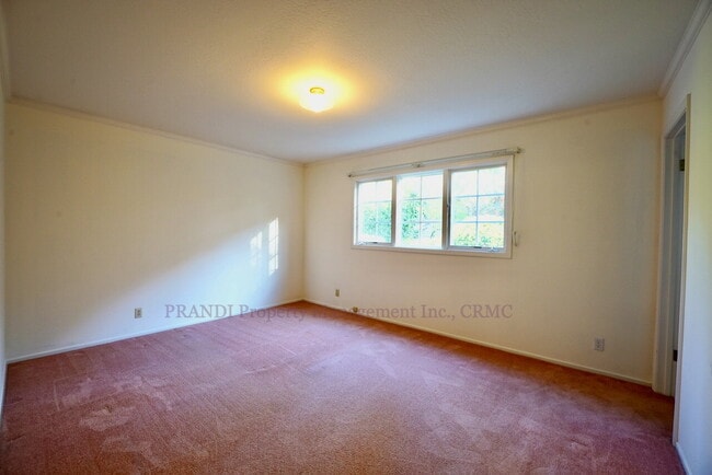 Building Photo - Loma Verde Home with Spacious Backyard, Great Neighborhood!