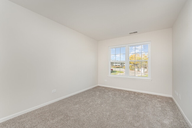 Building Photo - 135 President Ct