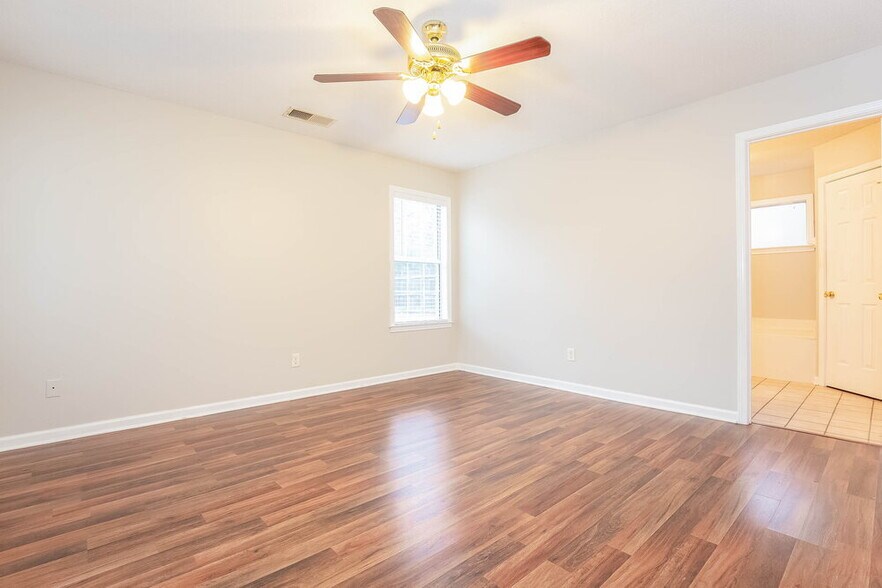 Building Photo - 1209 Pendulum Dr