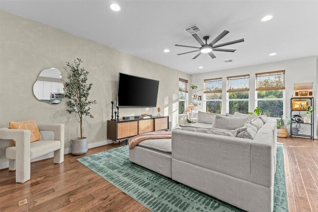 Building Photo - 317 Bridgeford Dr