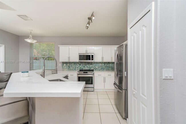 Building Photo - 3808 SW 165th Terrace