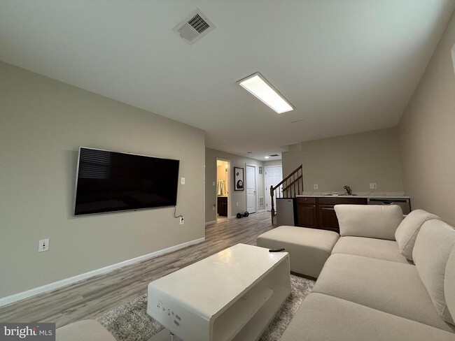 Building Photo - 42218 Castle Ridge Square