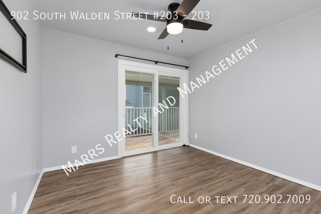 Building Photo - 902 S Walden St