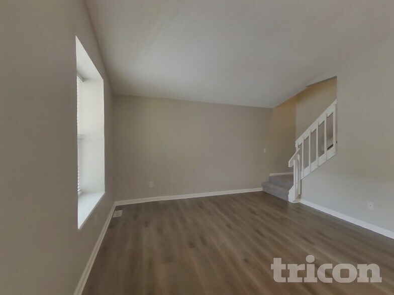 Building Photo - 4820 Jet Wing Cir W