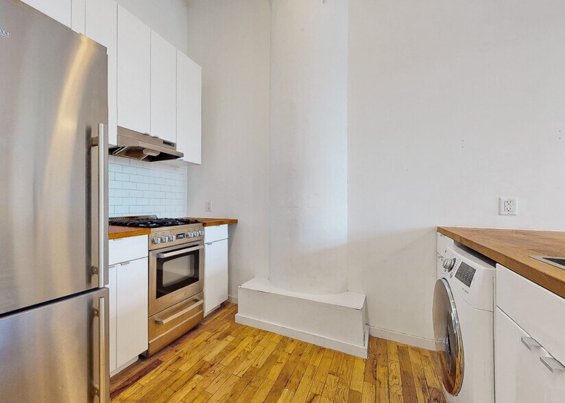 Building Photo - Seigel Street