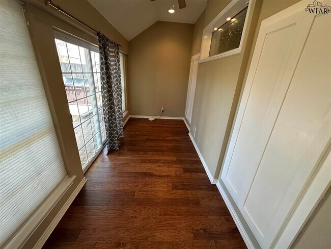 Building Photo - 5312 Pebblestone Dr