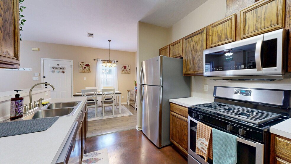 Building Photo - 602 Townplace Dr