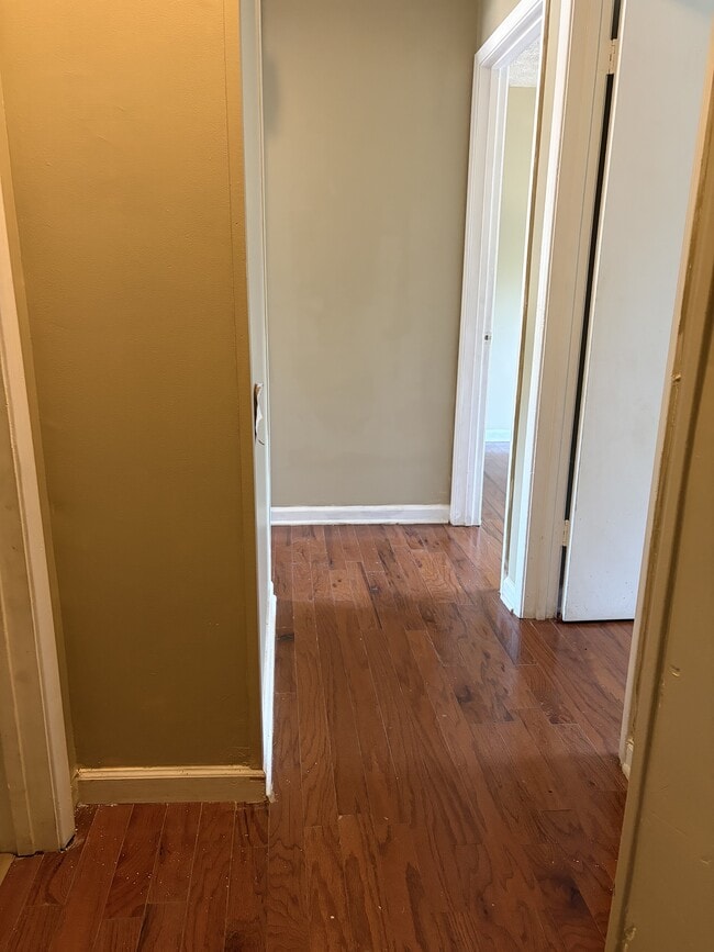 Building Photo - 808 N Gap Loop
