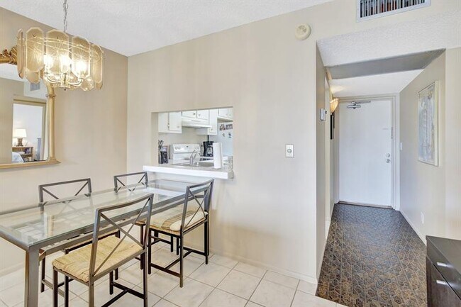 Building Photo - 9311 Orange Grove Dr