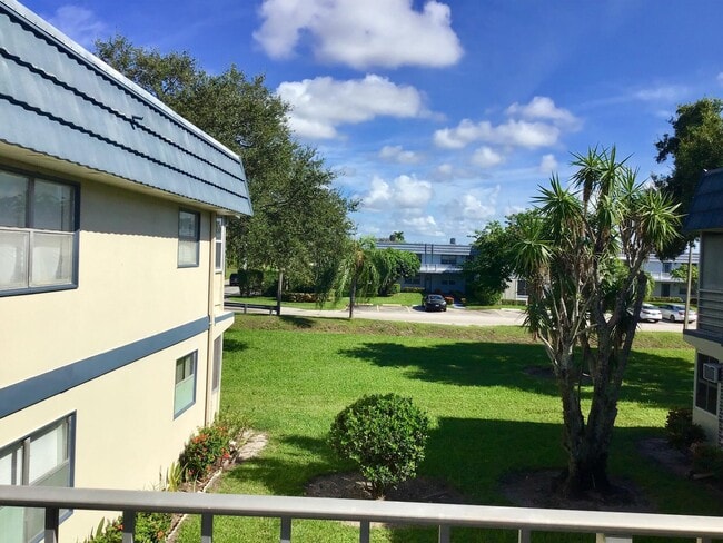 Building Photo - 239 Brittany F