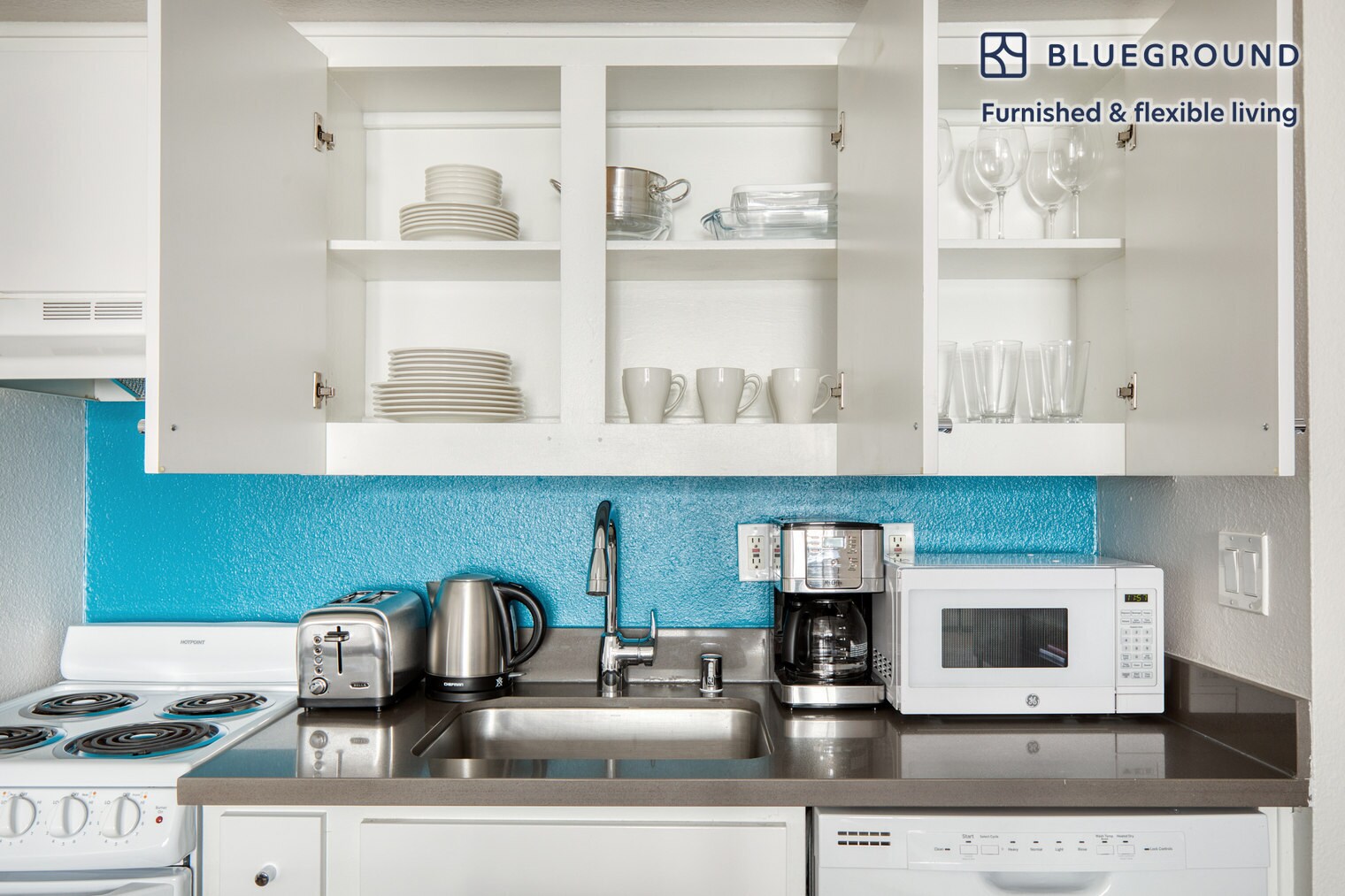 Building Photo - 10985 Bluffside Dr