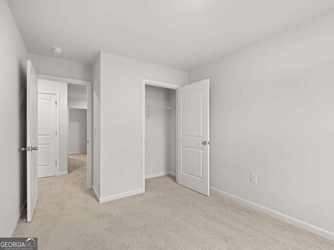 Building Photo - 5976 Skylar Dr