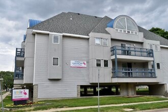 Building Photo - 202 E Chalmers St