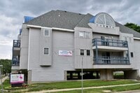 Building Photo - 202 E Chalmers St