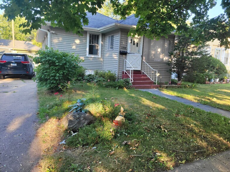 Building Photo - 135 S Elmwood Ave