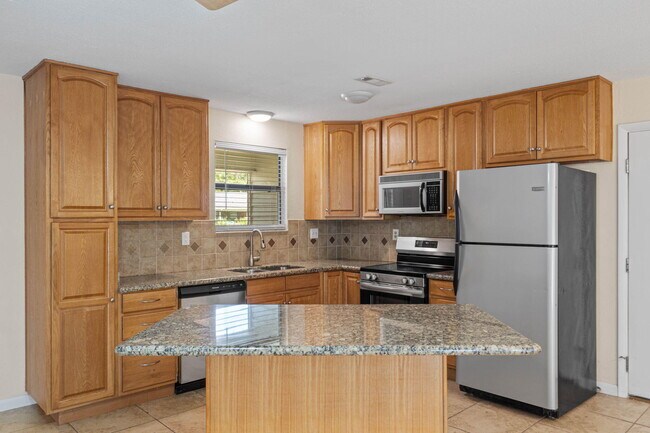 Building Photo - 137 Deville Dr