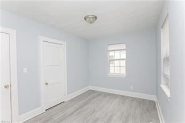 Building Photo - Renovated 3 bed, 1.5 bath Single-Family