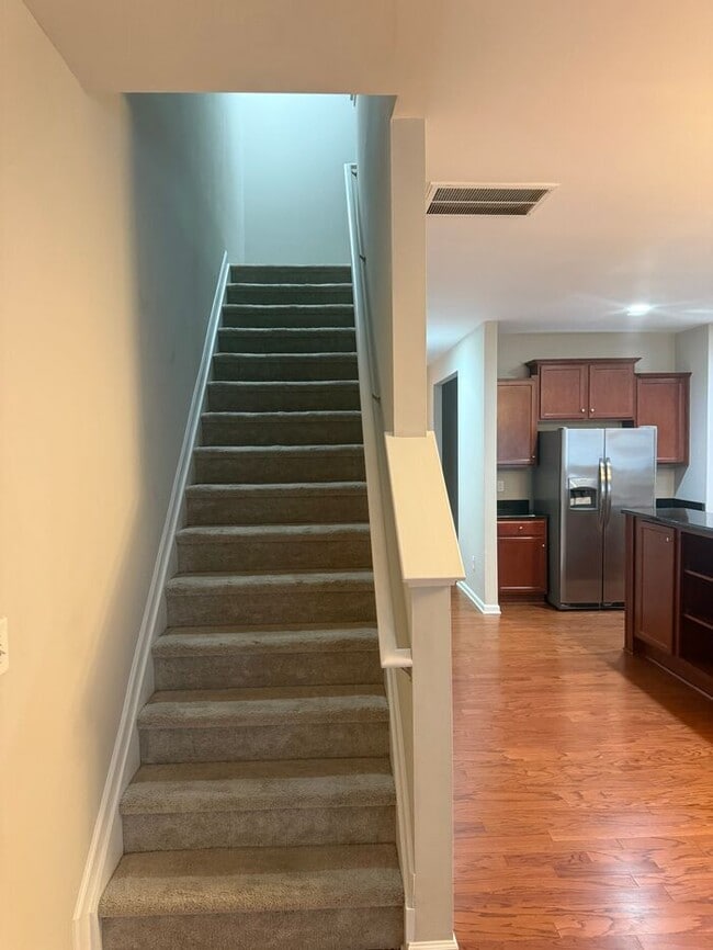 Building Photo - Charming 3-bedroom, 2-bath home located in...