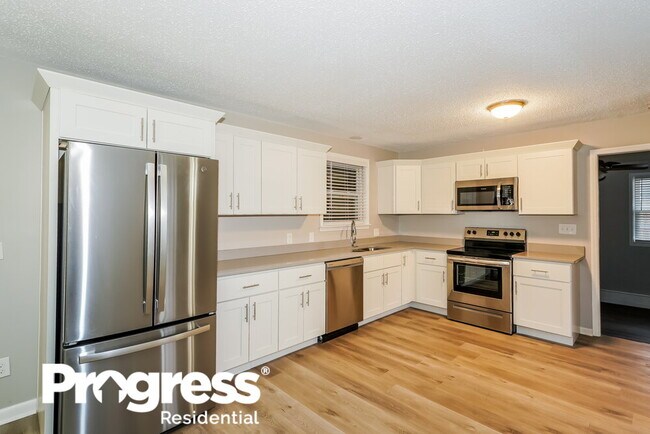 Building Photo - 207 Crest Dr