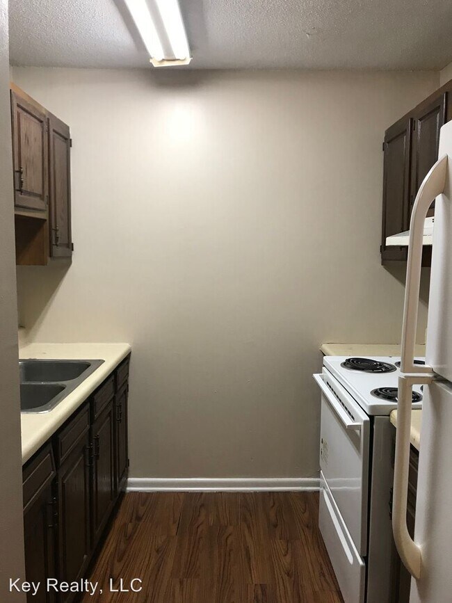 Building Photo - 1 br, 1 bath House - 219 Lakeview