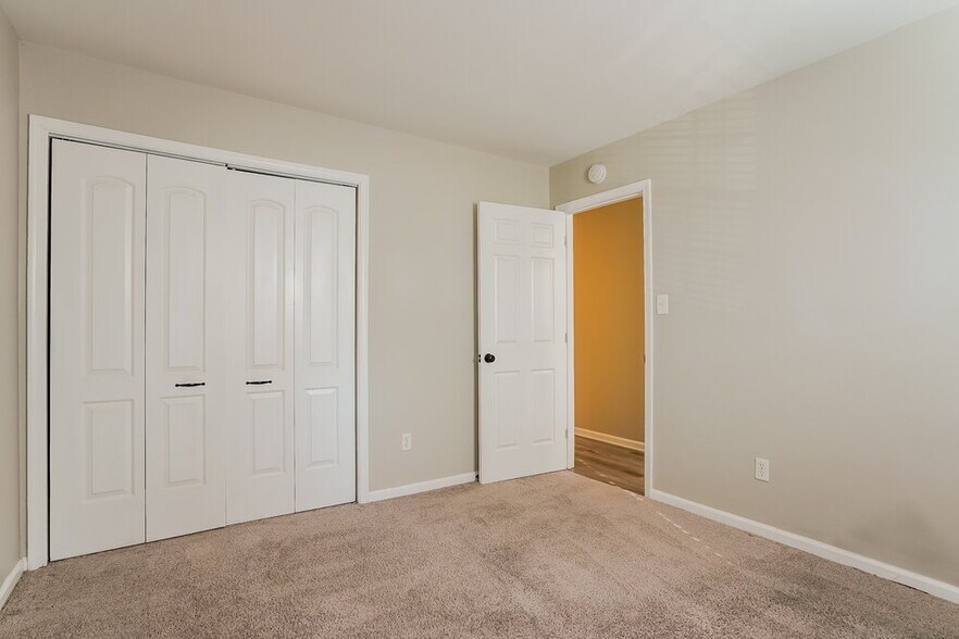 Building Photo - 1608 Maybrook Dr