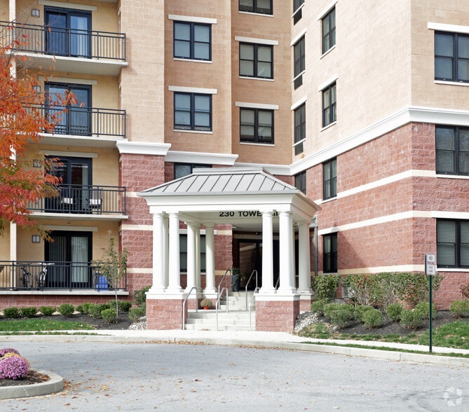 Primary Photo - The Towers at Greenville