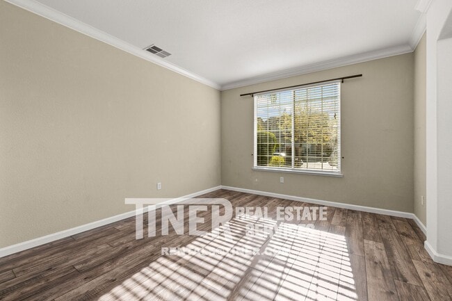 Building Photo - 6530 Aster Ct