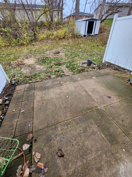 Building Photo - 1390 Daleview Dr