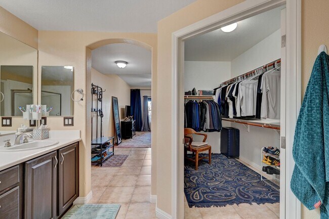 Building Photo - AWESOME SUMMERLIN CONDO IN GATED CORONADO ...