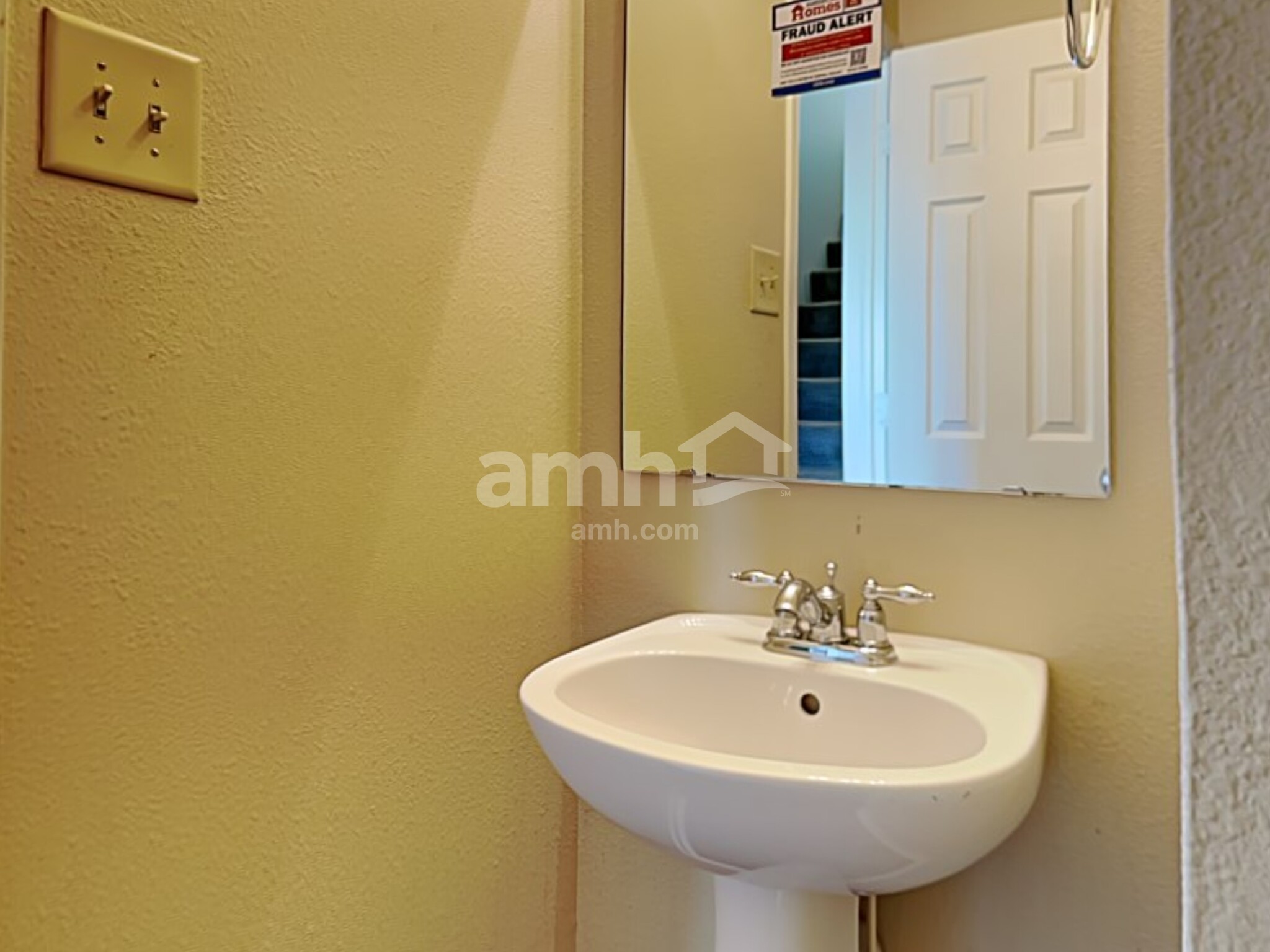 Building Photo - 8243 Retreat Ln