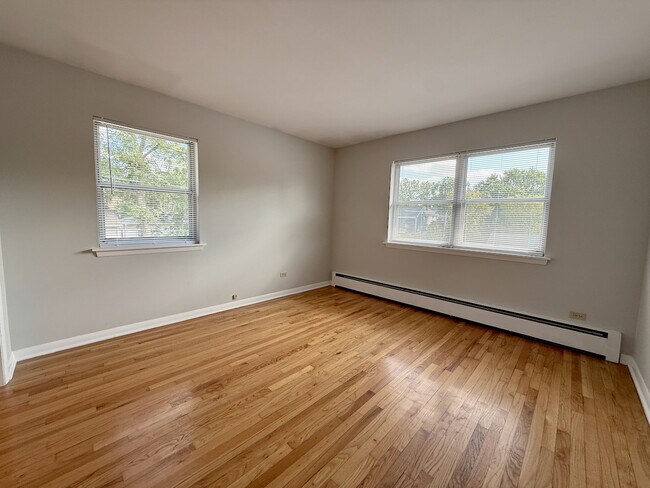 Building Photo - 317 S Plum Grove Rd