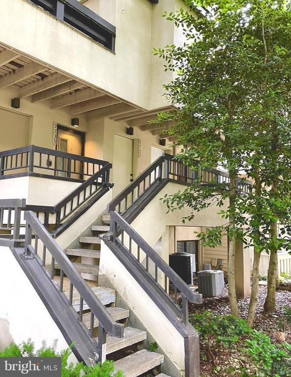Building Photo - 9733 Hellingly Pl