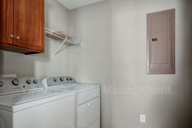 Building Photo - 49 Linford St