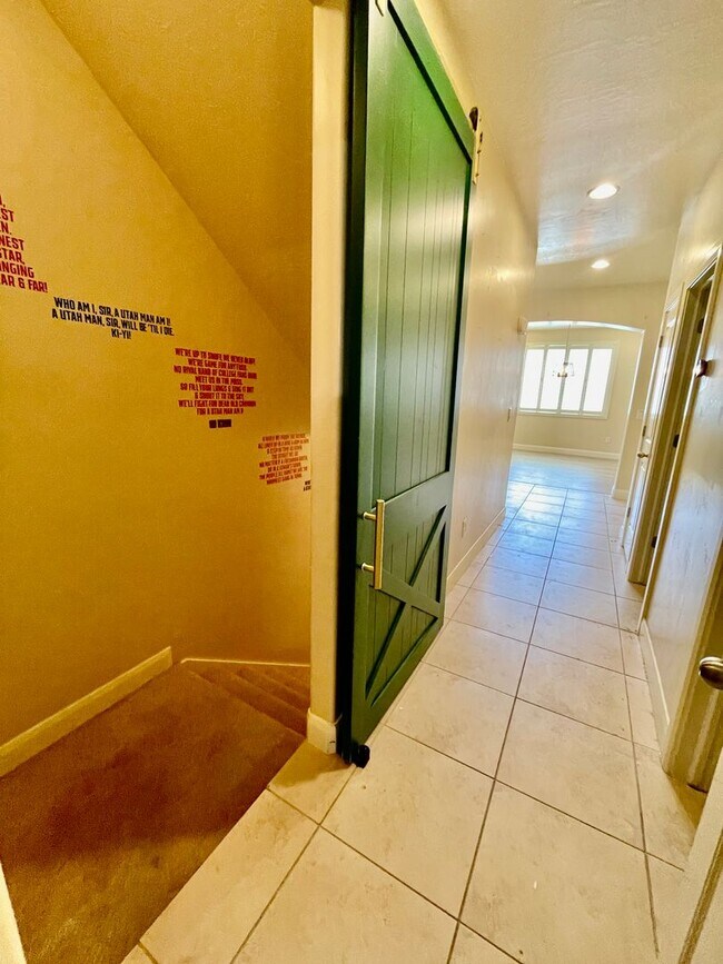 Building Photo - Beautiful Five Bedroom with Office in Desert Hills