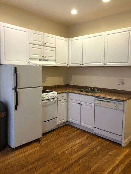 *Pictures are representative samples of the advertised unit. In some cases, the actual units you tou - 17 Phillips St