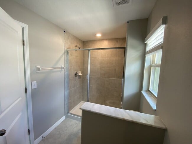 Building Photo - Coming Soon! End Unit 3/2.5 Townhome For R...