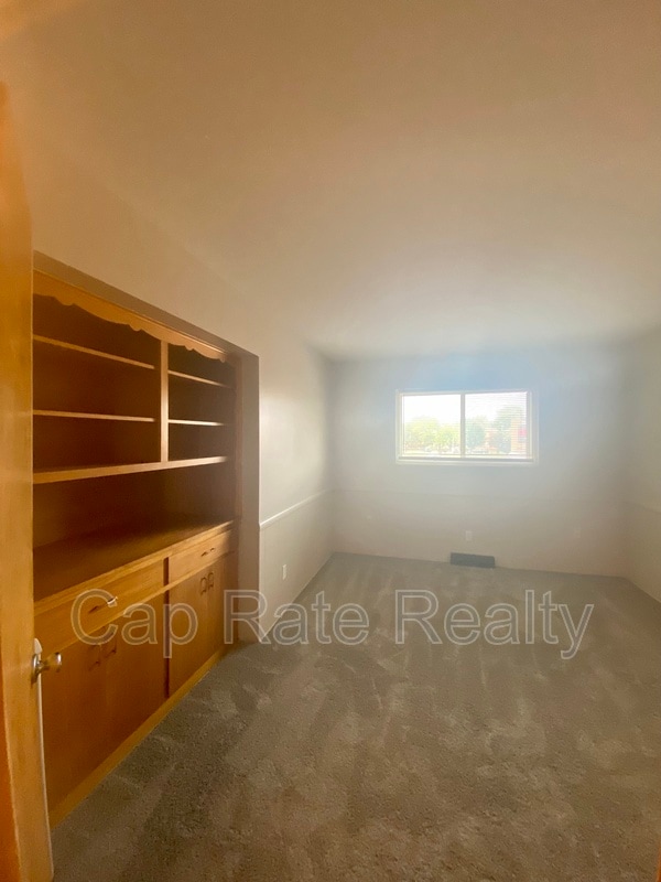 Building Photo - 26 S Hampton Rd