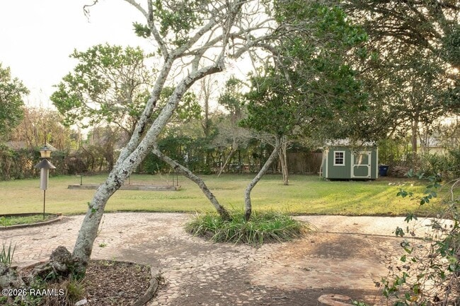 Building Photo - 118 S Demanade Blvd